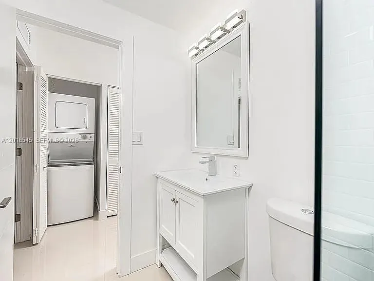 676 NW 47th St #2 — Photo 9