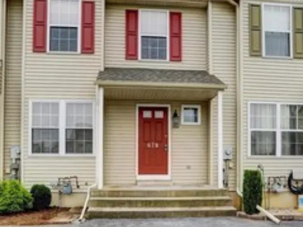 678 Walnut Tree Dr, Blandon, PA 19510