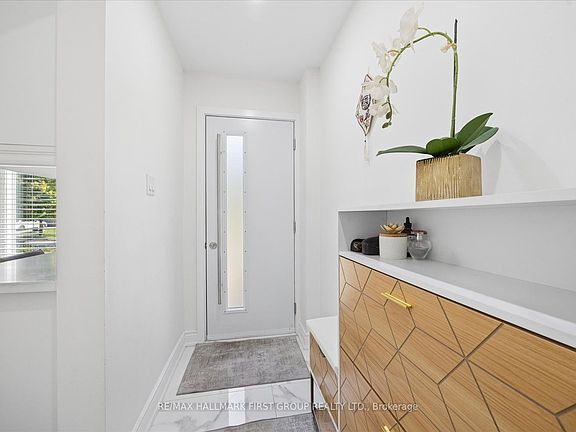 3rd image of 736 Stonepath Cir