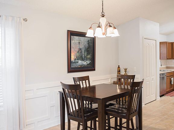 4th image of 13577 Lobo Ct