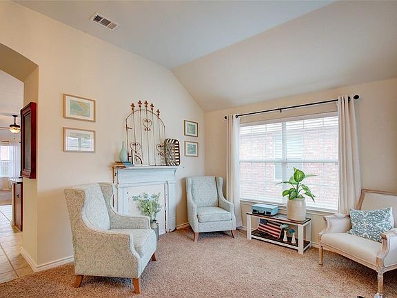 3rd image of 3709 Ladera Dr