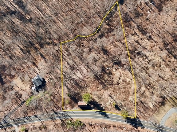 3rd image of 197 E Mill Rd