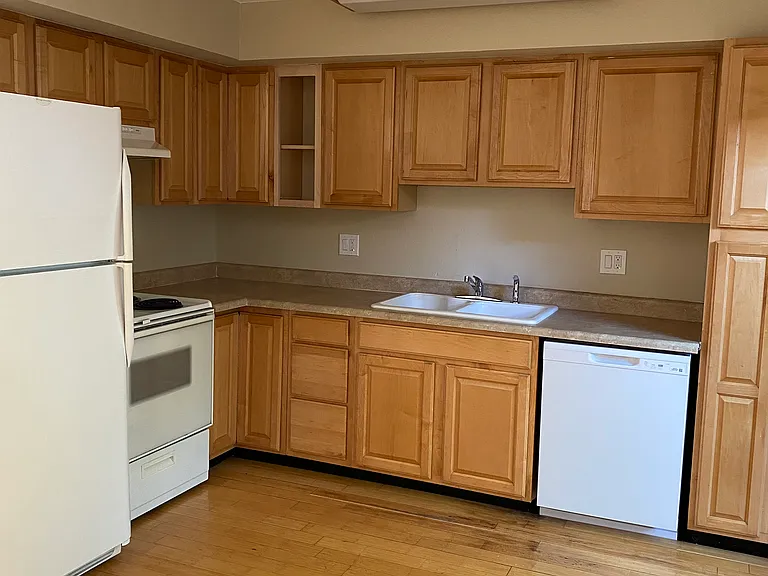 805 South St #14 — Photo 4