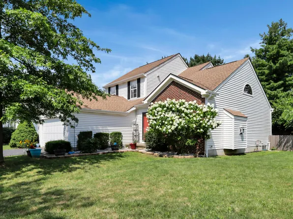 8662 Robbins Loop Dr, Reynoldsburg, OH 43068