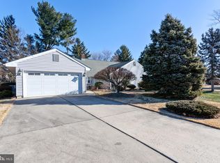 54 Flamehill Rd, Levittown, PA 19056