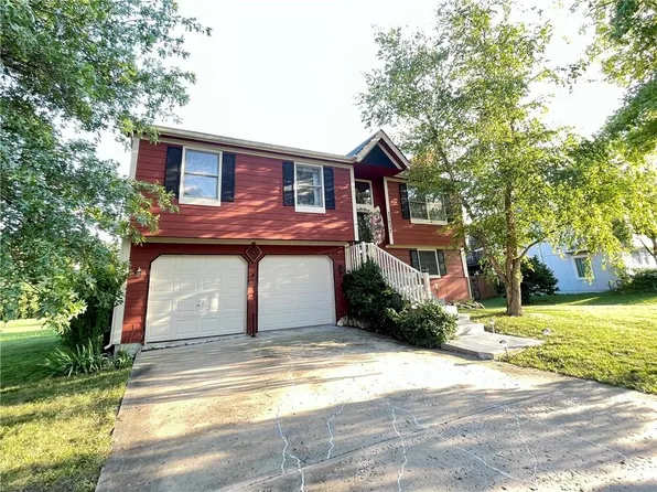 33027 W 89th St, De Soto, KS 66018