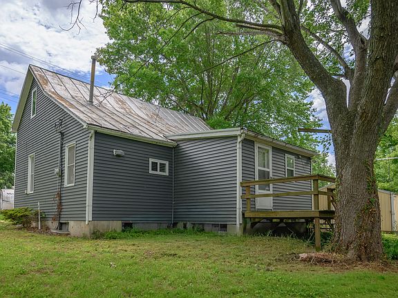 4th image of 765 Main St
