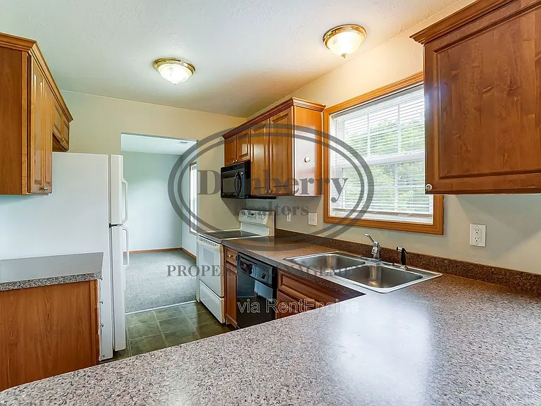 1103 N Byrne Rd — Photo 10