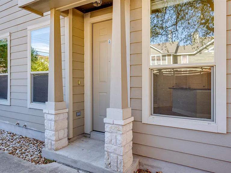 5701 Cougar Dr #D — Photo 1