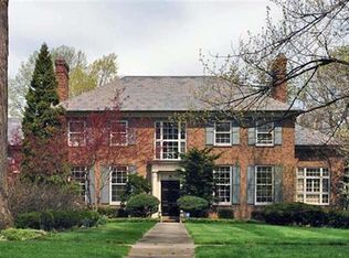 13810 Lake Ave, Lakewood, OH