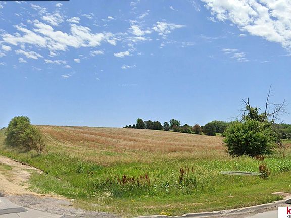 2nd image of N 156th St