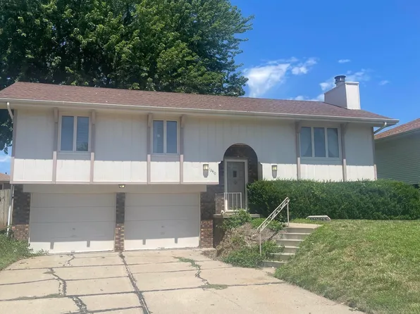 13410 Grover St, Omaha, NE 68144