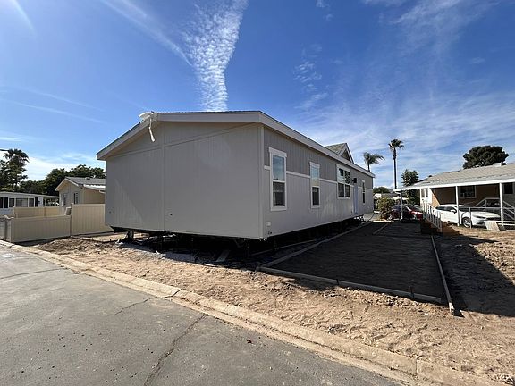 5th image of 3825 Crestmore Rd #515