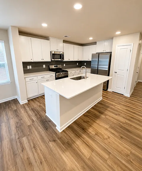 139 Triumph Ave #C — Photo 6