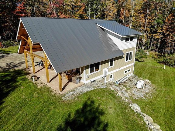 3rd image of 32 New Canada Rd