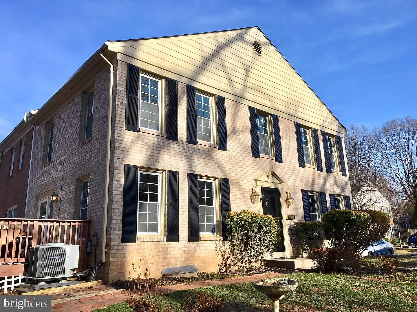 4 bed, 2.5 bath, 2376 sqft, $3,050 — Photo 2