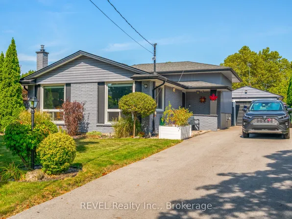 9 Fitzroy Ln, Saint Catharines, ON L2M 6N6