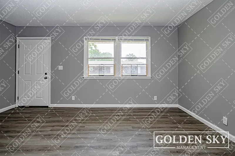 2 bed, 1.0 bath, 841 sqft, $825 — Photo 2