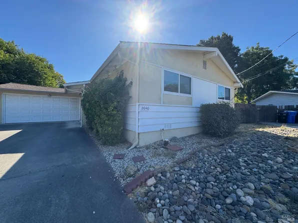 2040 Las Lomas Court, Concord, CA 94519