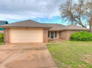 2821 Countrywood Ln, Edmond, OK 73012