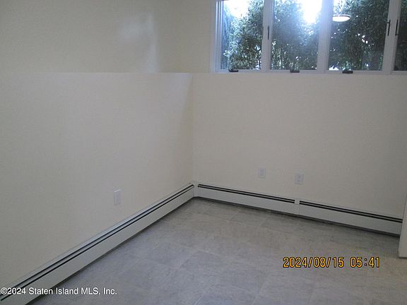 5th image of 119 Brookfield Ave