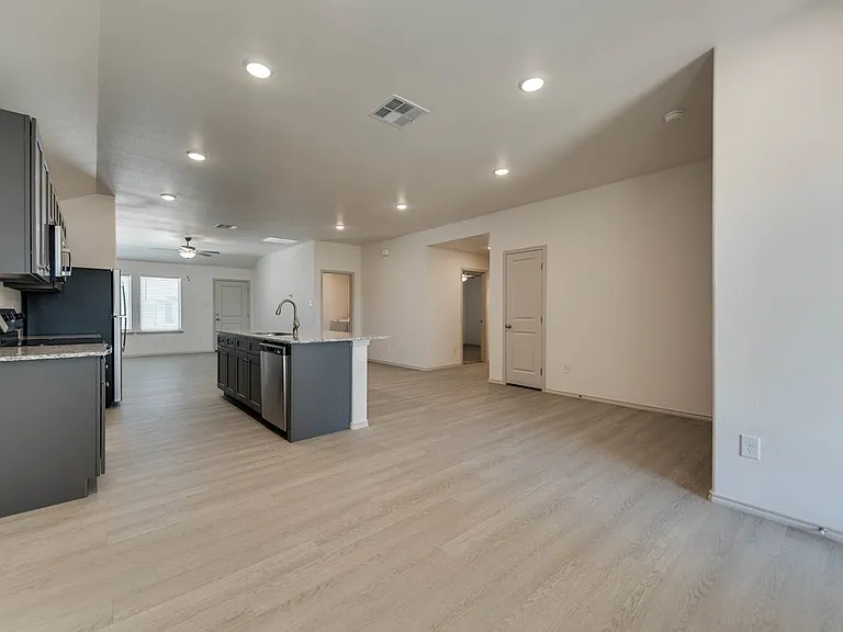 8212 E County Road 111 — Photo 9