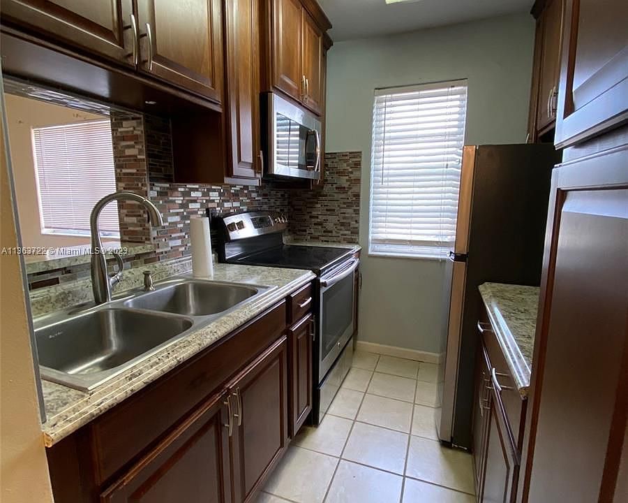 1st image of 2225 Polk St APT 1B