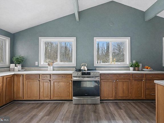 2nd image of 6856 Howellsville Rd