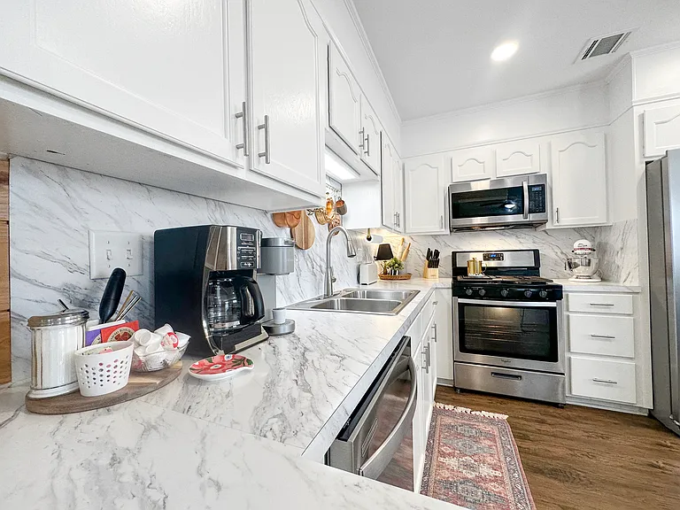 402 Wallace Dean Rd — Photo 8
