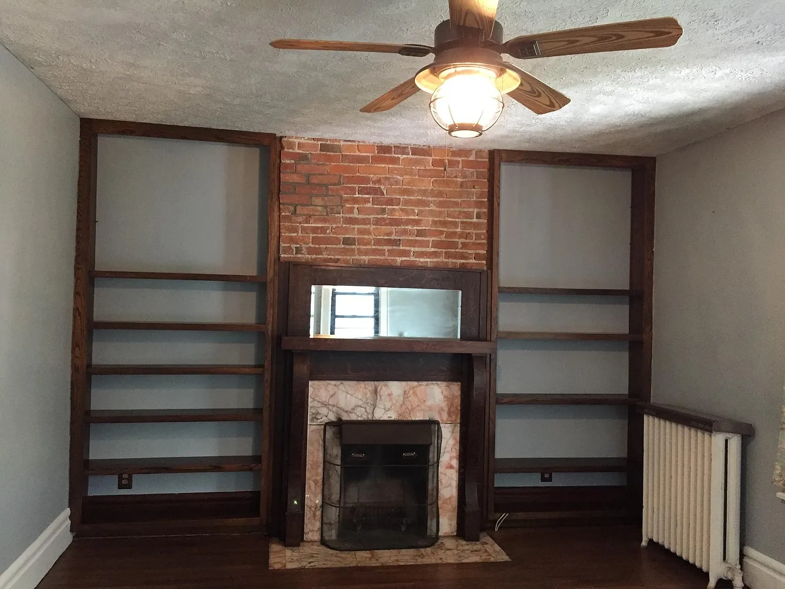 5 bed, 2.5 bath, 2750 sqft, $3,700 — Photo 2
