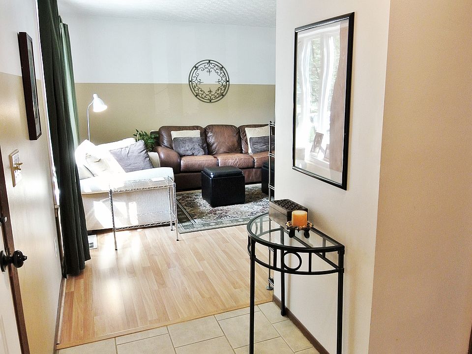 1st image of 4024 Berrybush Dr