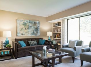 20969 Woodland Glen Dr #103, Northville, MI 48167