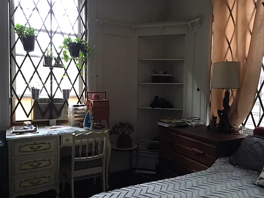 Rented by Premier Metro Realty Corp | media 20