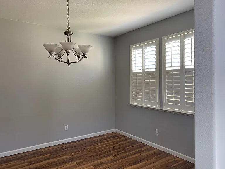 492 Tilden Cir — Photo 5
