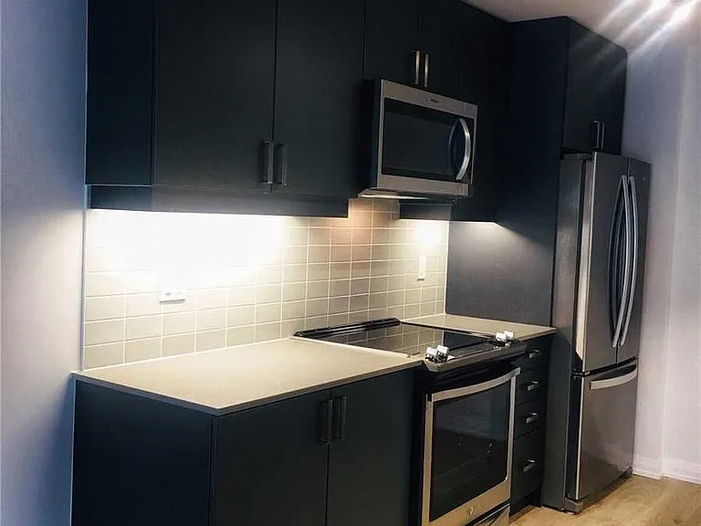 1050 Portage Pkwy #Townhouse 36 — Photo 2