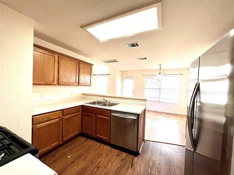 1157 Kentra Dr — Photo 9