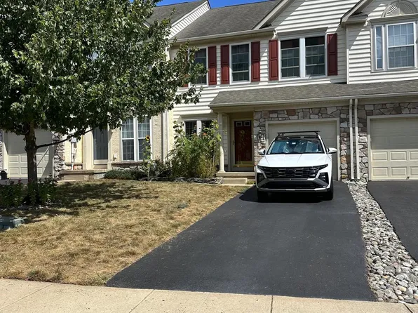 155 S Savanna Dr, Pottstown, PA 19465