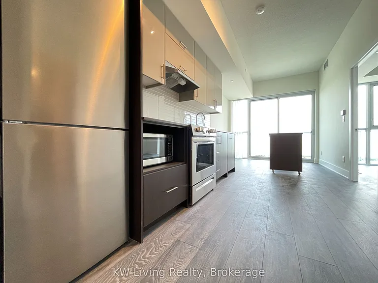188 Fairview Mall Dr #816 — Photo 7