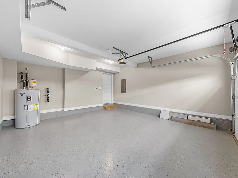 840 Lillian Grace Dr — Photo 30