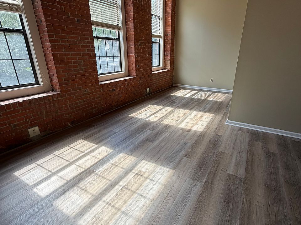 1st image of 16 Vernon Ave APT 24