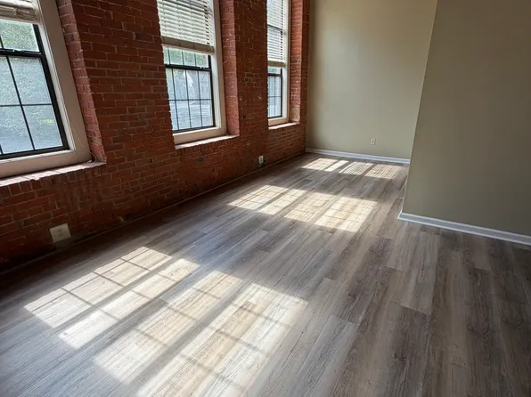 16 Vernon Ave APT 24, Vernon, CT 06066