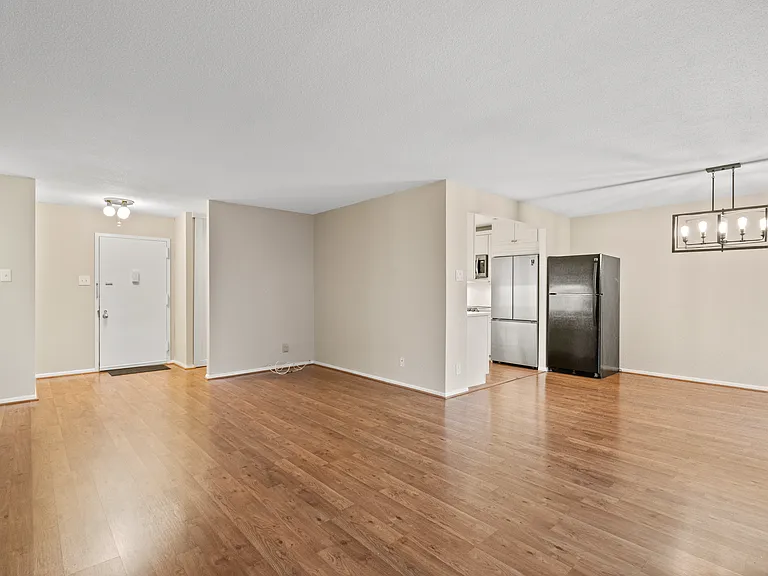 309 Yoakum Pkwy #509 — Photo 6