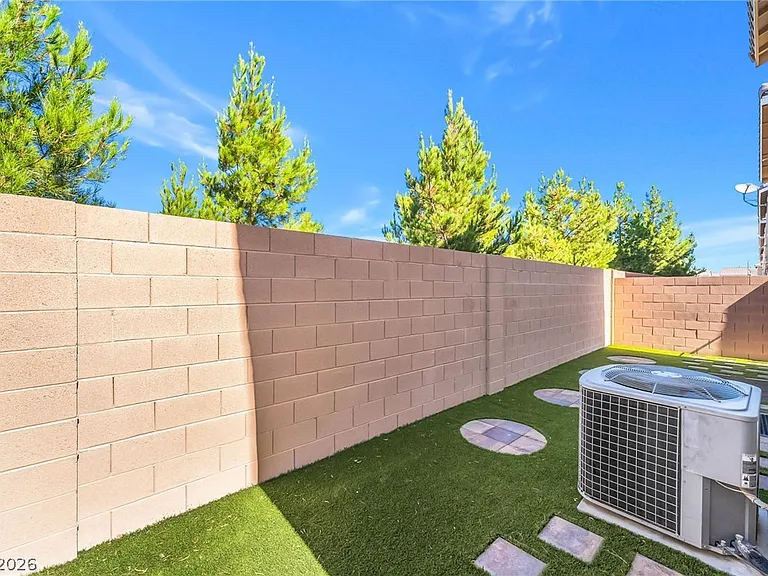 10471 Masons Creek St — Photo 31