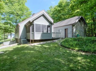 N1401 Bird Ln, Fontana, WI 53125