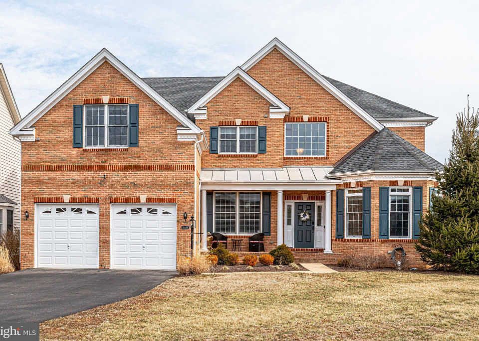 1st image of 15605 Village Cove Pl