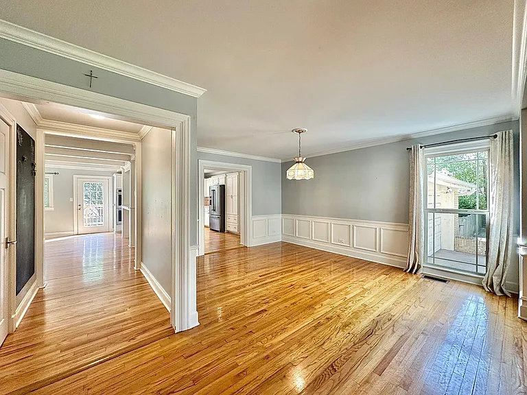 802 Hamvasy Ln — Photo 11