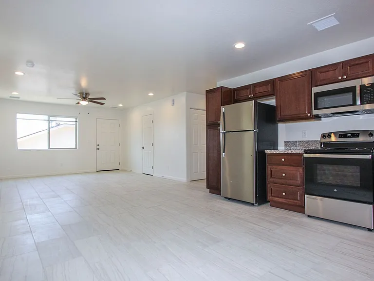1251 N Barzona Ave — Photo 4