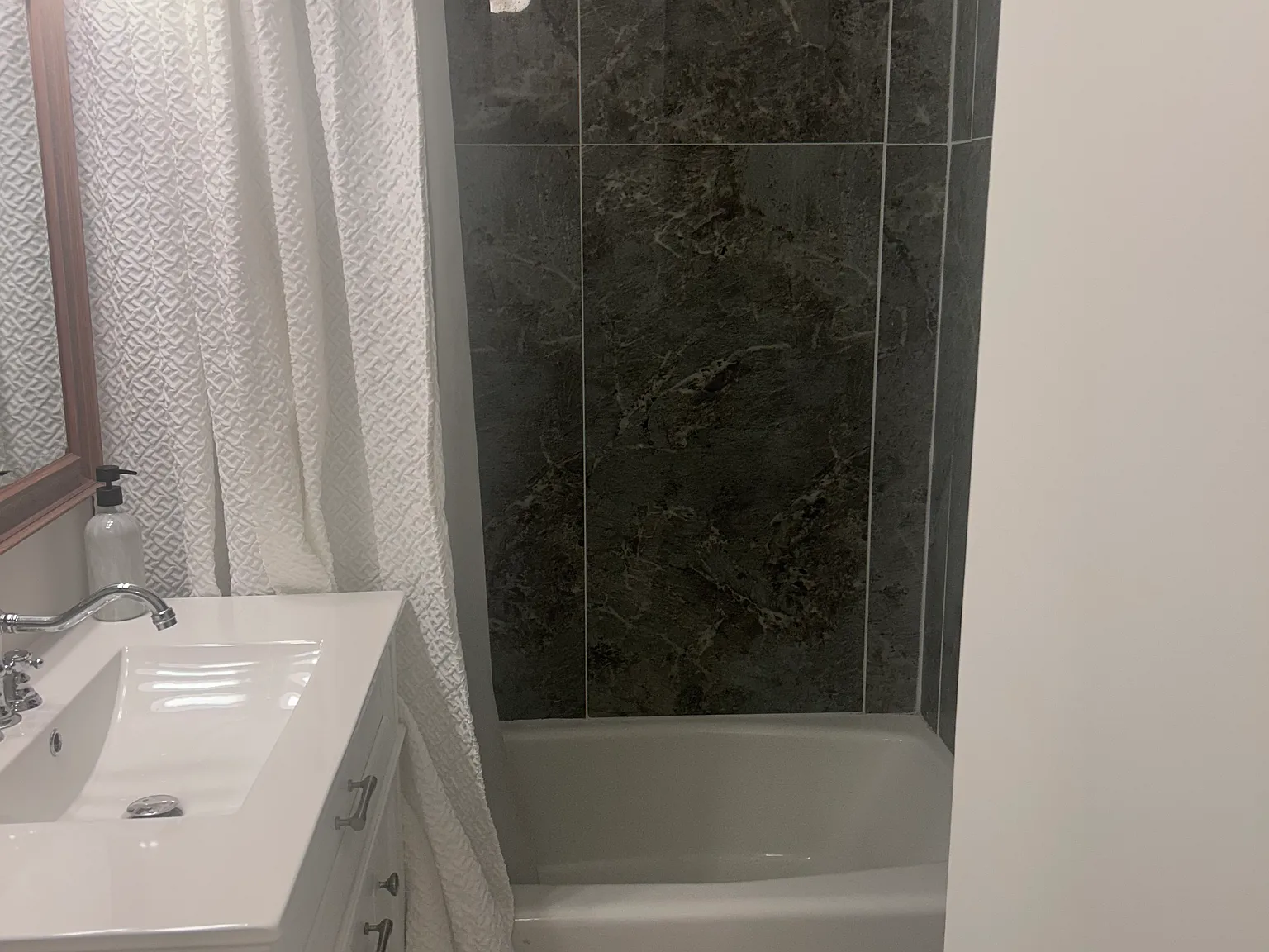 3 bed, 2100 sqft, $1,300 — Photo 3