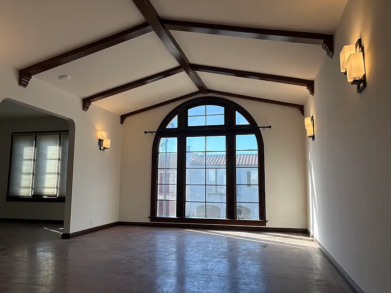 88 Juanita Way — Photo 4