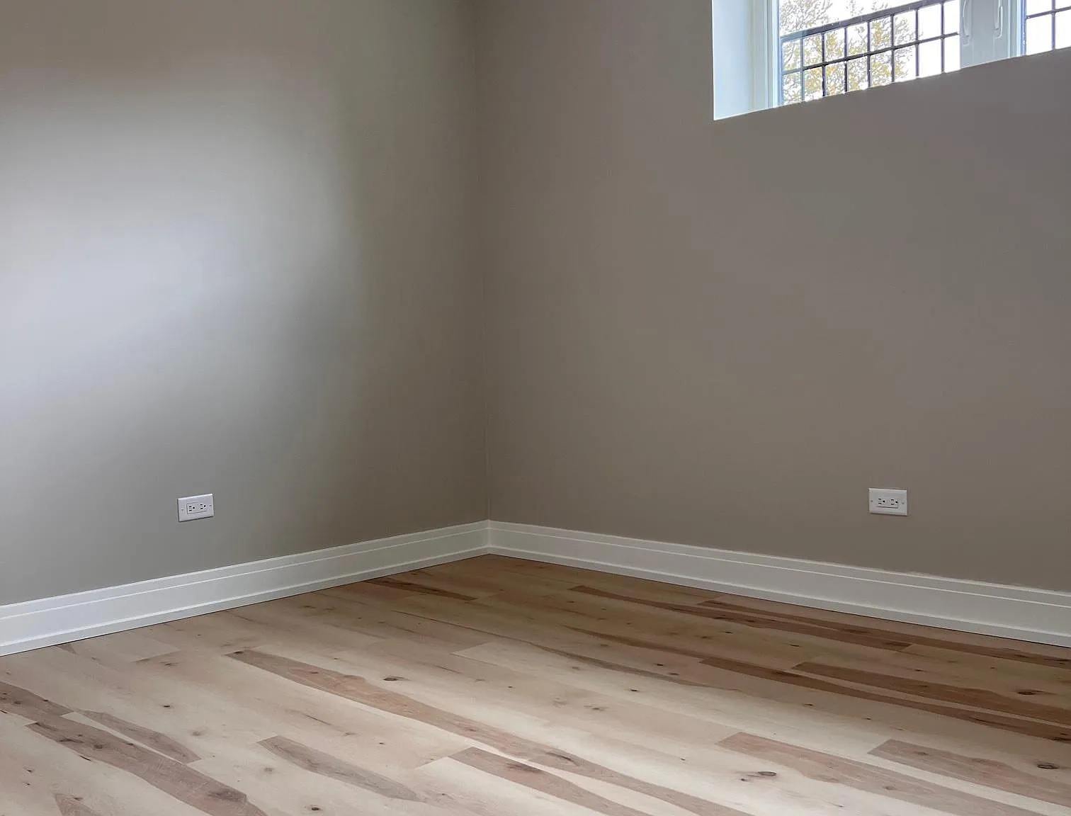 4 bed, 2000 sqft, $3,300 — Photo 2